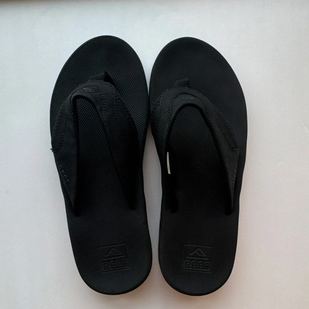 Reef Men's Black Flip Flop Sandal Slip-On Thong, Solid with Logo Accent